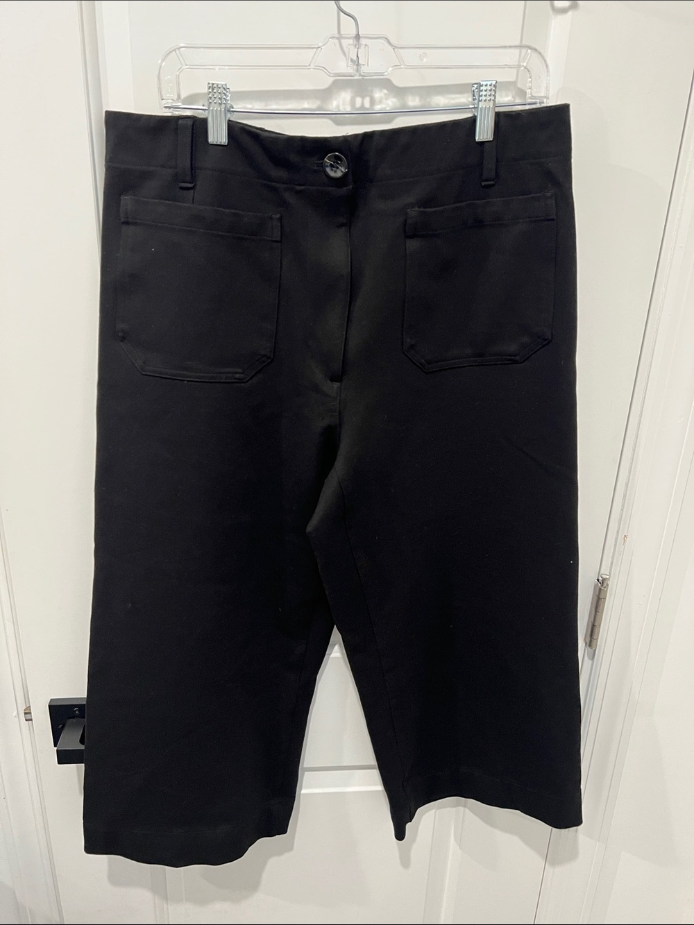 Quince Black Stretch Capri Pants with Front Patch Pockets Size 16